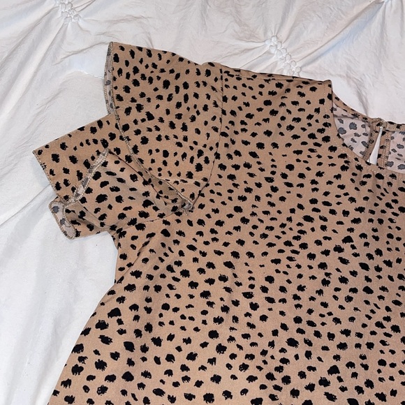 New -SHEIN size small - tan/black leopard blouse - Picture 2 of 10